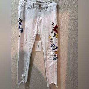 Indigo rein boutique embroidered & rhinestone white crop pants size 9/28